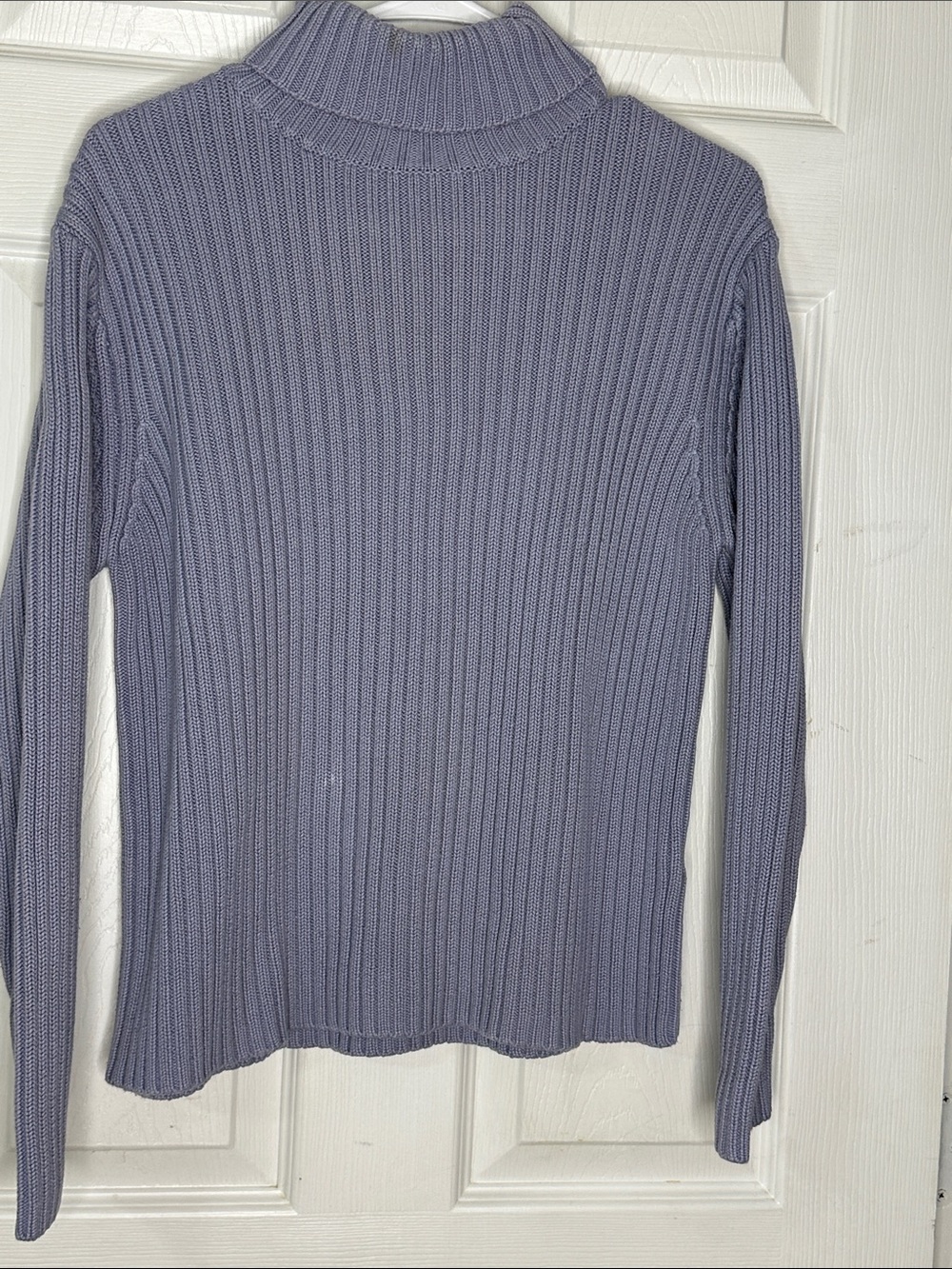 Woman’s Ribbed Turtleneck Sweater in Light Lavender